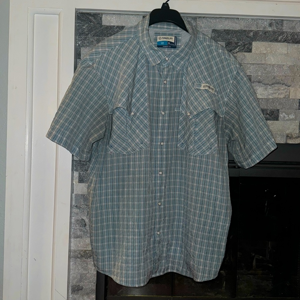 Men’s Magellan XL Button Up Fishing Shirt with Pearl-like buttons